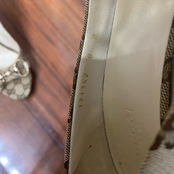 🚫SOLD🚫Gucci Monogram Horsebit Peep Toe Pumps - Picture 6 of 15